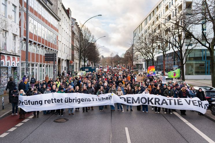 Petition · Wir fordern die Universität Heidelberg dazu auf, sich zur überparteilichen PRÜF-Kampagne und ihrer Forderung zu bekennen · innn.it